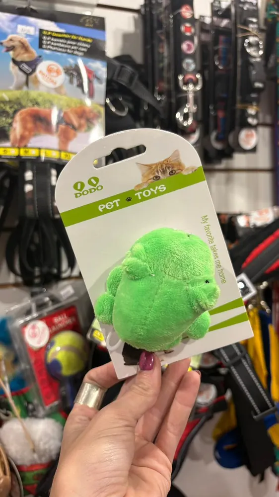 Pelota de peluche verde
